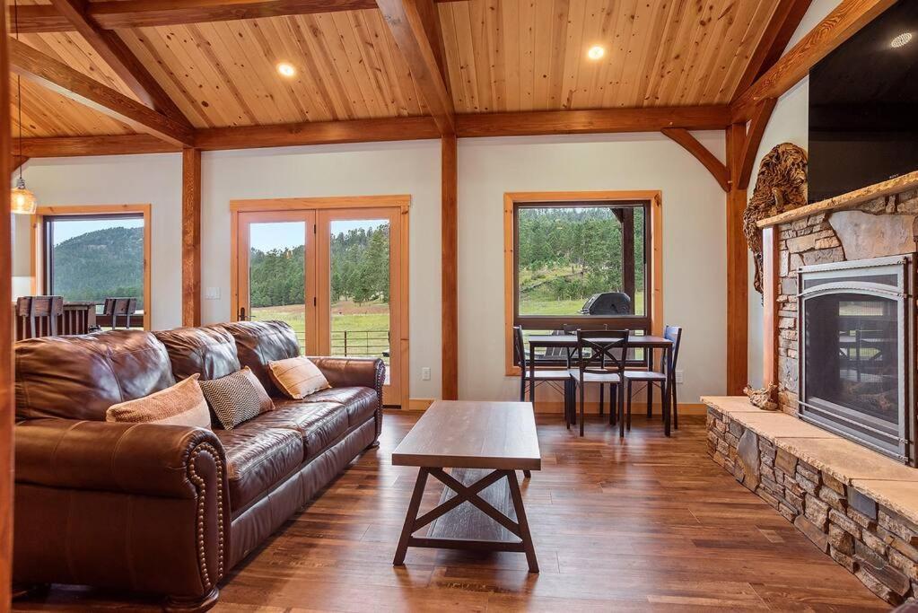 Hot Shot Hideaway Villa Custer Exterior photo